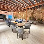 Luxy 2Br At Paradise Oasis, 18 Min From Walled City